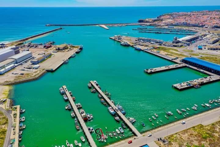Savana House Peniche Hotel Buitenkant foto
